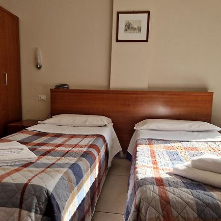 Hotel Bonola Milánó Kültér fotó